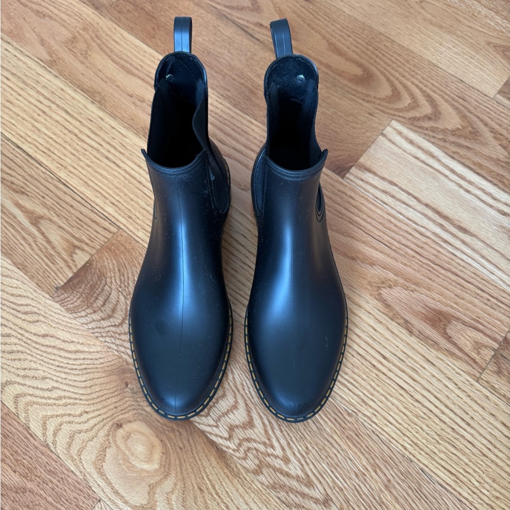 Black rain Boots